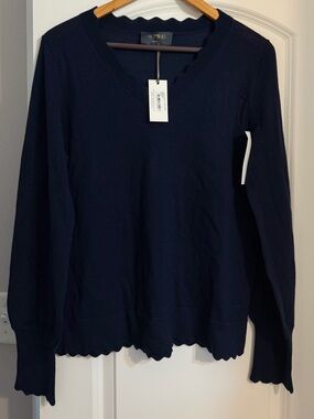 NEW WYSE London Fleurine Scallop Jumper